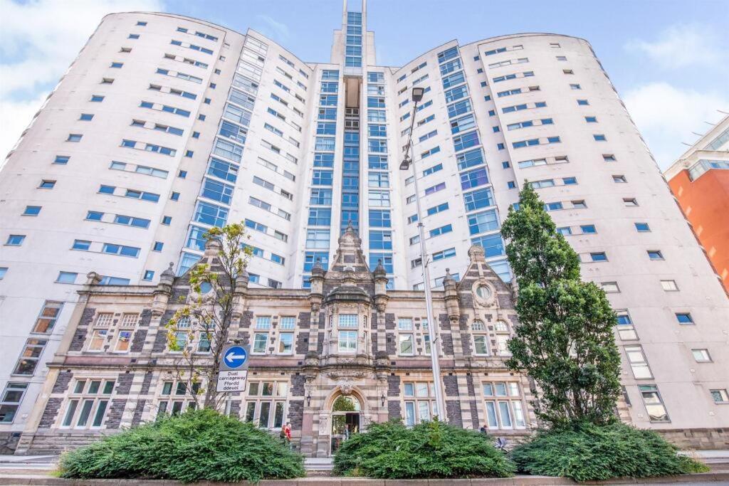 The Skyline - Luxury City Centre Flat With Designated Parking كارديف المظهر الخارجي الصورة